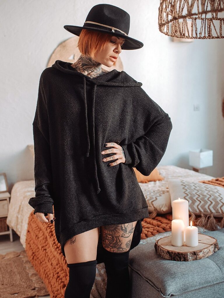 "Rashmi" oversized long hooded jumper, Black One size