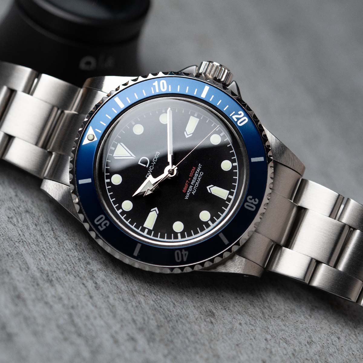 40mm Vintage Dive Watch With Stainless Stain Bracelet (Seiko NH35 / NH38 Movement) with tools and video instructions - VD03