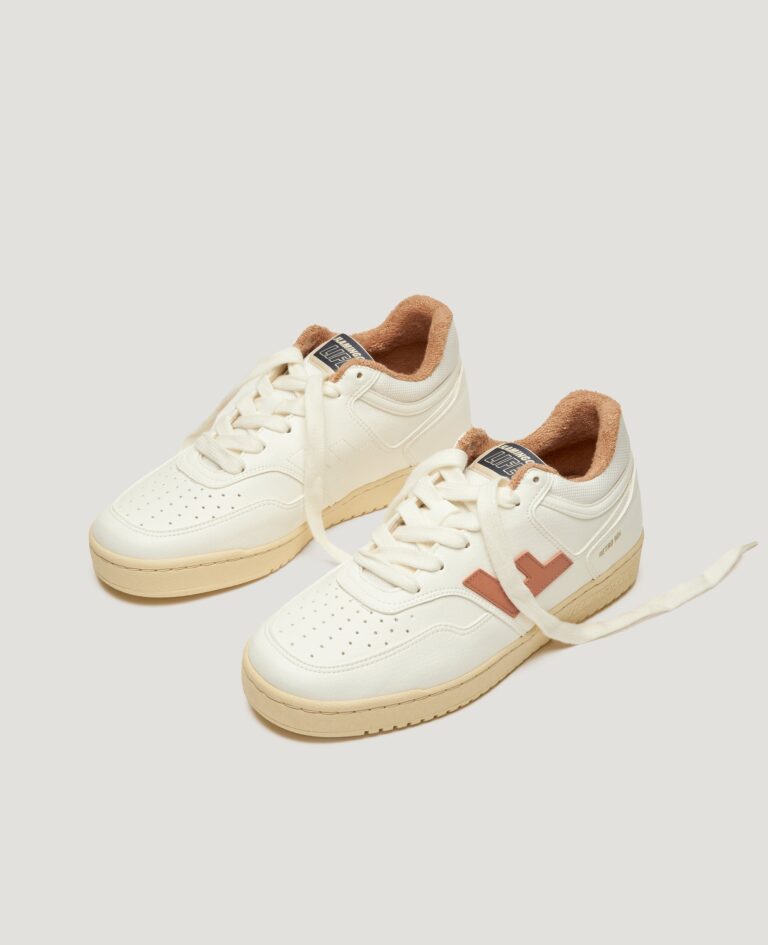 RETRO 90s WHITE APRICOT VANILLA