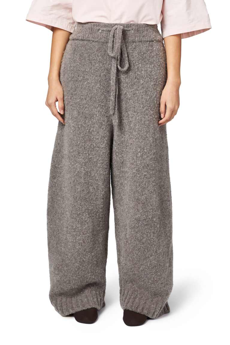 Wool-knit Stacks in Latte Grain