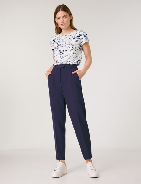 Elegant 7/8-length trousers in a tailored fit, 44