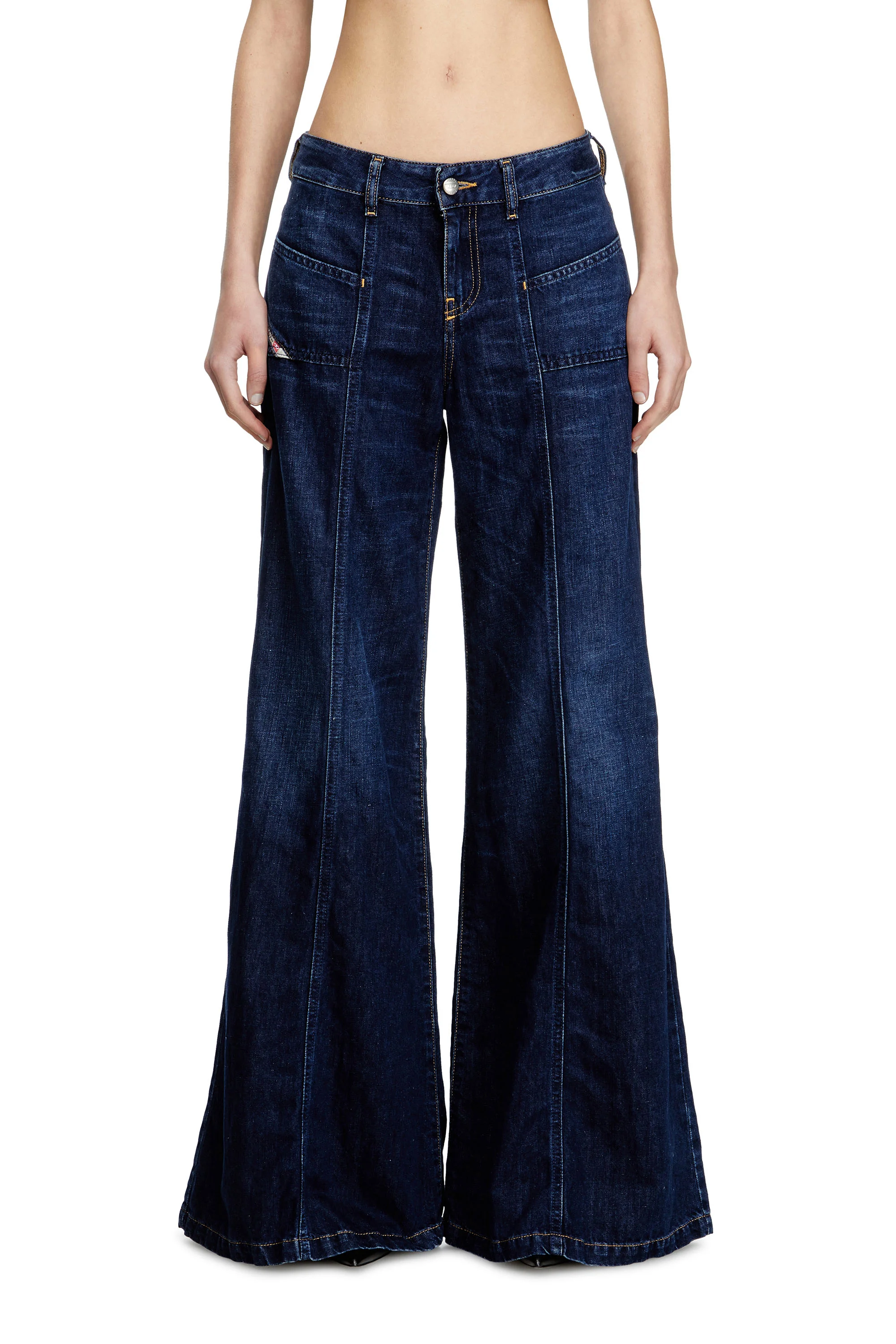Diesel - Flare Jeans - D-Akii - Jeans - Woman - Blue