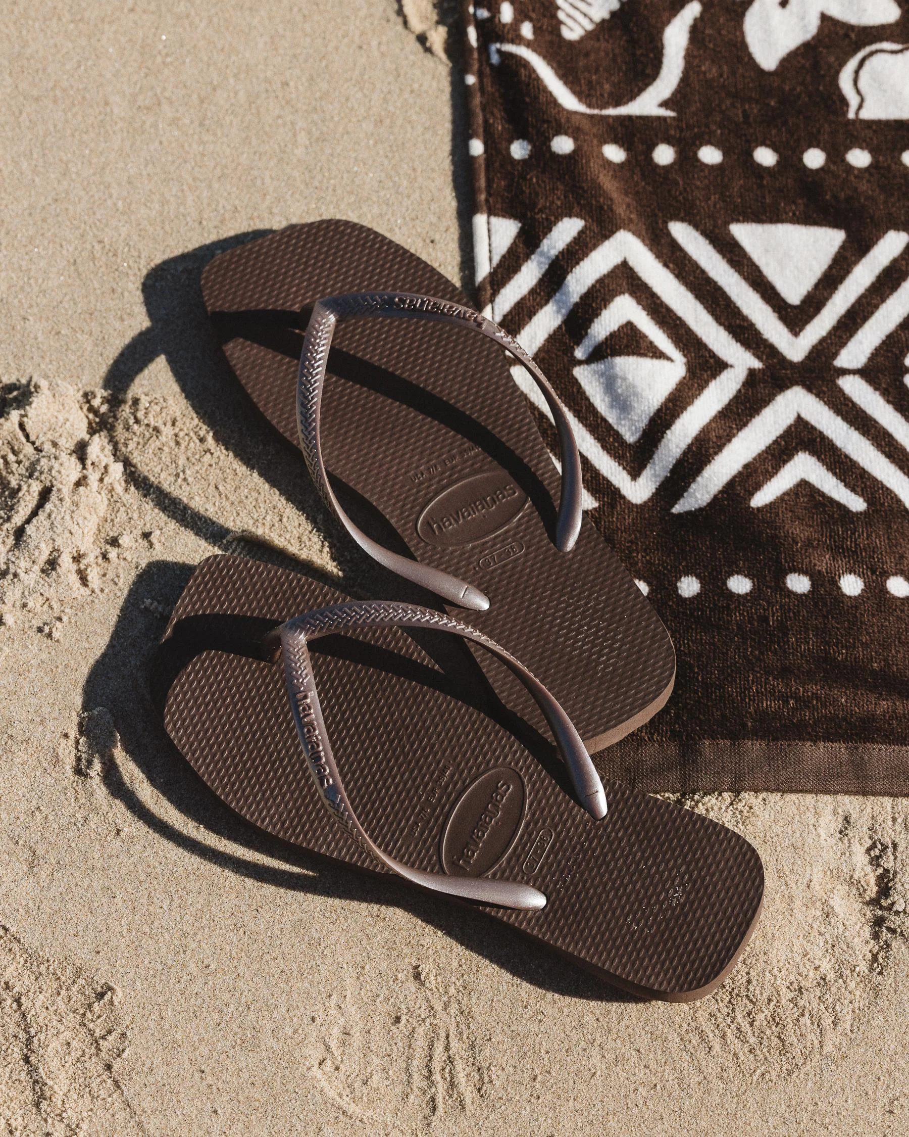 Havaianas Women's Slim Square Flip Flops Slippers in Dark Brown | Size 39/40 by City Beach
